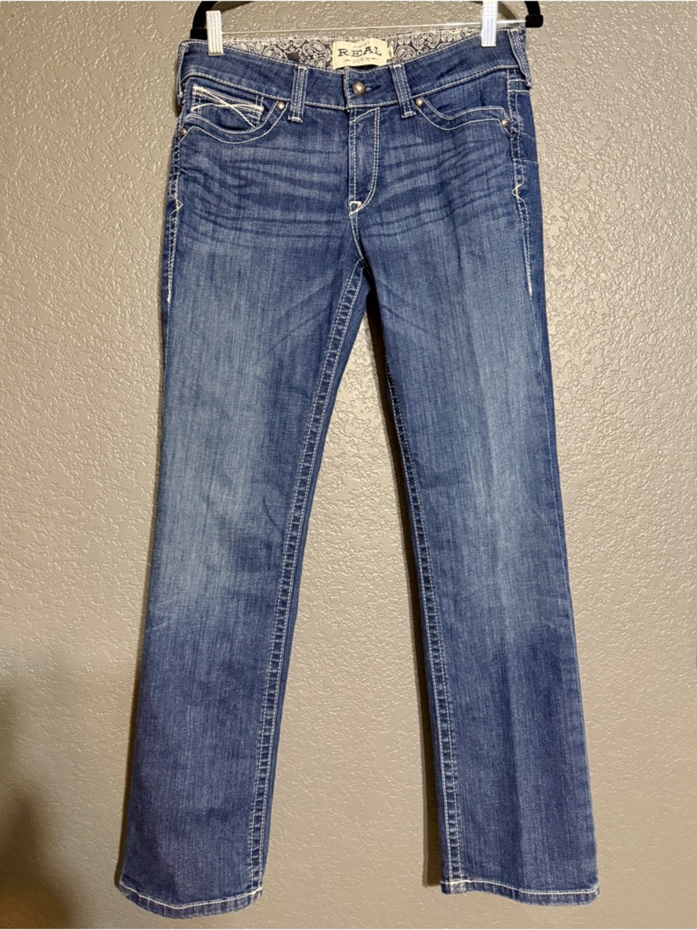 Ariat Women’s R.E.A.L Mid rise Stretch Straight Leg Jeans